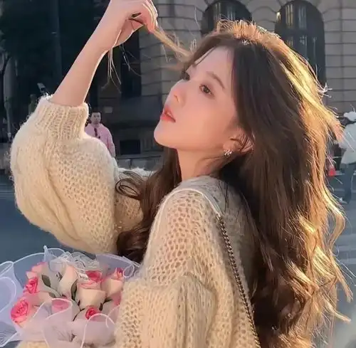 高级感温柔女生头像10