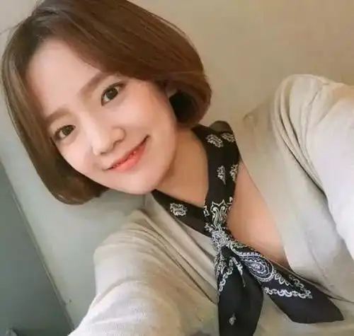 冬季流行的好看的短发发型设计搭配技巧