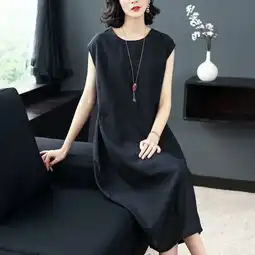 女人过了40别穿太花,应多穿纯色裙,知性优雅,凸显女人味