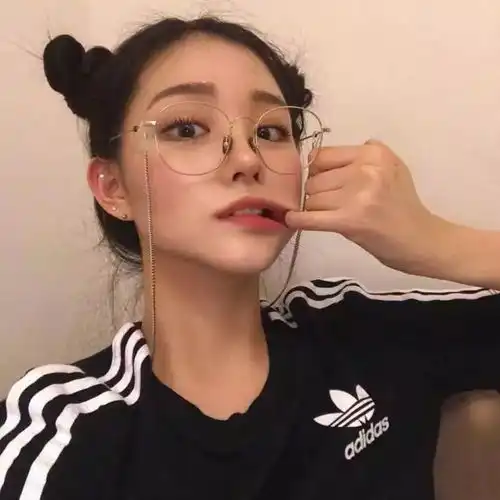 时尚霸气女生头像孤傲女帝