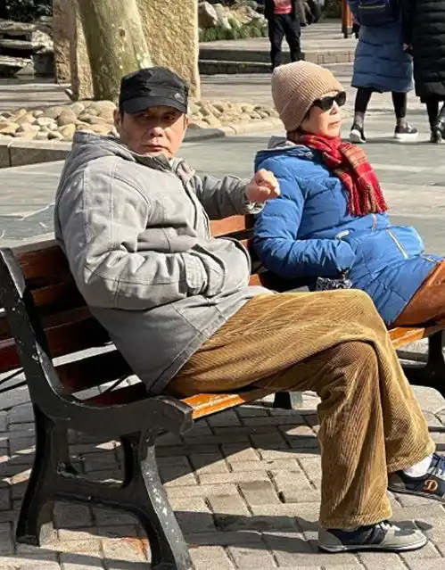 男人老了可以不戴军帽贝雷帽,但这3种帽子不能少减龄高级