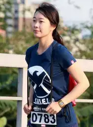 超级英雄路跑吸引众美女参加素颜清纯动人