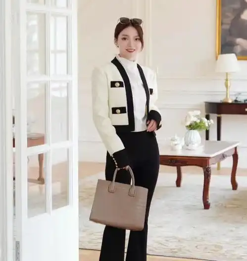 秋天流行穿小香风衣服,优雅气质有女人味,出街时髦又高级