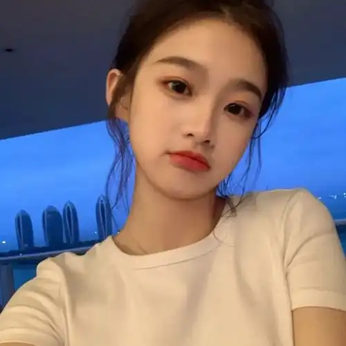 女生头像我越平静压在我心底的难过就越多