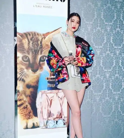 就是喜欢短发女孩,美颜长腿的理想短发女友终于找到了
