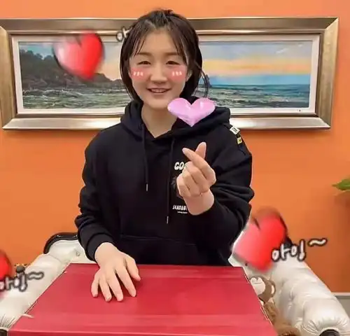 骗眼泪陈梦花3小时读粉丝信件,樊振东也在其中,比心粉丝破防