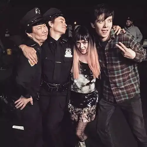 终点到达当抑郁症男孩遇上了绝症女孩,生命无常,活在当下