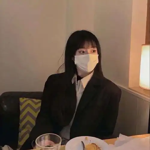 混天黑地,女生头像