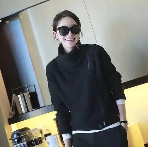 不是我吹,新款毛衣确实比去年时髦,奔三奔四女人穿巨美