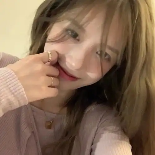 女生头像不忙的话拜托早点出现