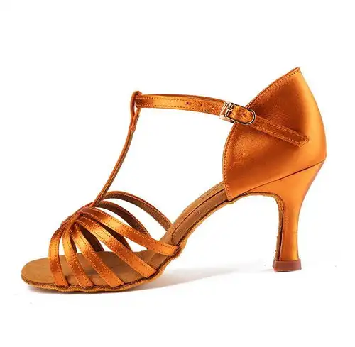 每个女孩心里都有一双舞鞋