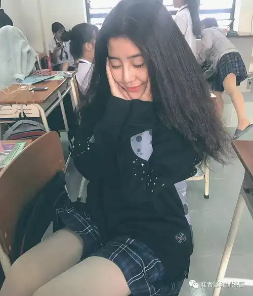 这个妹子吃了催熟剂吗才16岁就这么性感,让人燥热