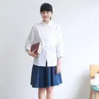 白衬衫马尾辫女孩头像要青春的女学生的背景是教室更好