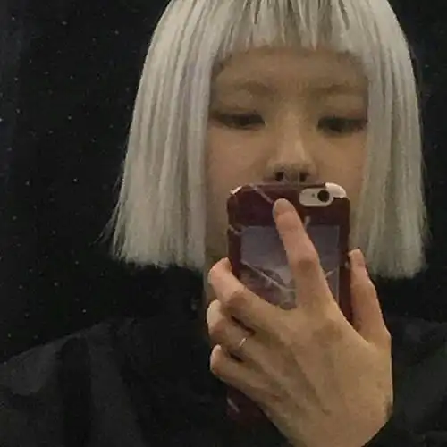 白发浪女自拍照片