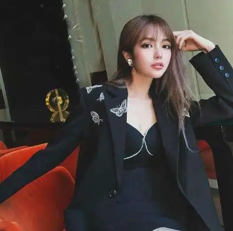 分手撕那么难看,如今又要复合了顶级白富美爱这么卑微