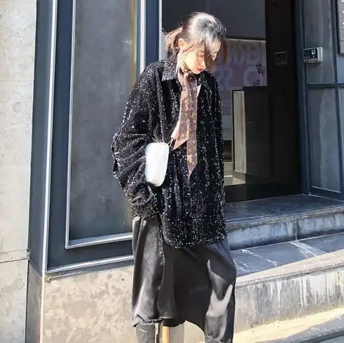 90后女生的早秋小穿搭,简约不失优雅