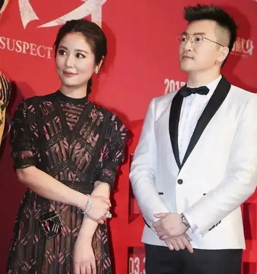 苏有朋小5岁女友曝照,如此美貌,难怪和林心如的10年之约泡汤