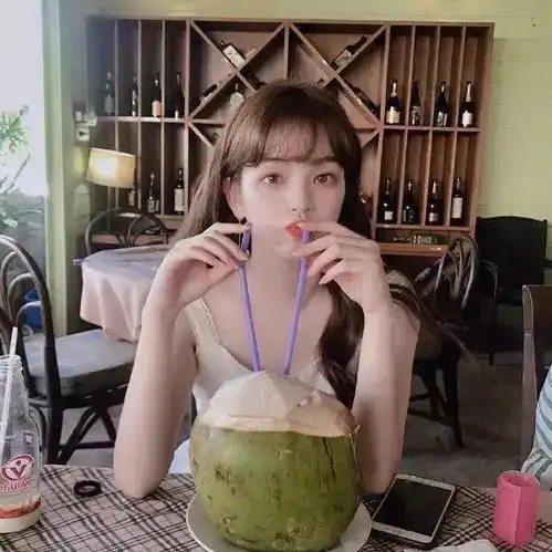 女生头像生死有命胖瘦在天
