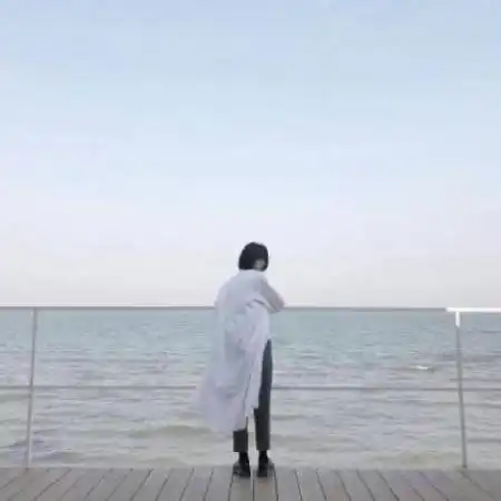 真人情侣头像两张背影,你不在身边后最难熬的时光