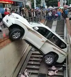 盘点几起神车技引发的灵异车祸