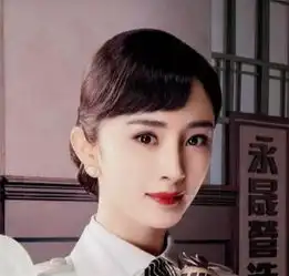 杨幂新剧造型清新温婉,少女感十足让人看不出她都已经当妈了