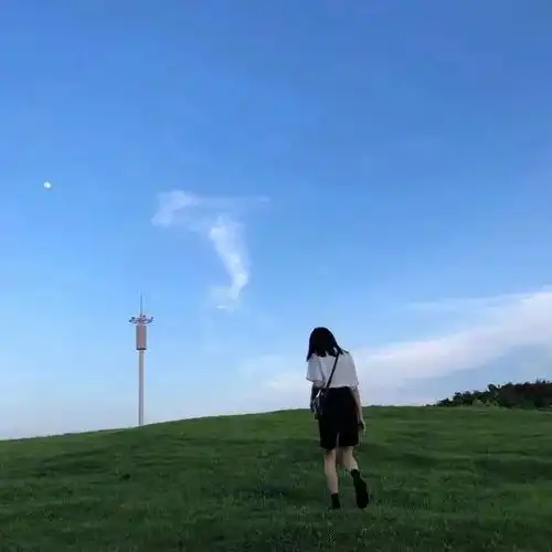 女生头像,我突然不着急放假回家了