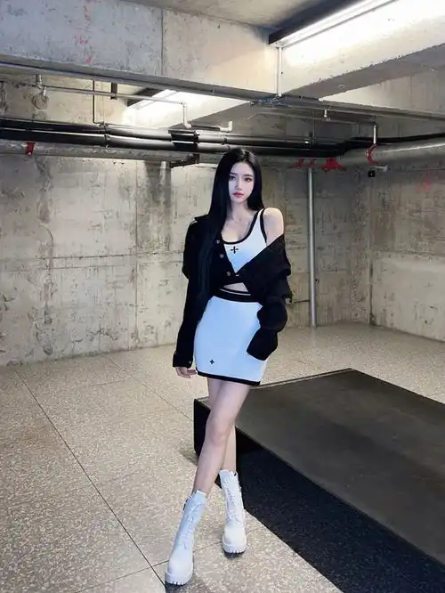 貌美肤白大长腿这样的美女哪个男生不希望是自己的另一半