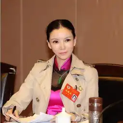 阅人无数的成龙为何对这位美女演员敬她三分