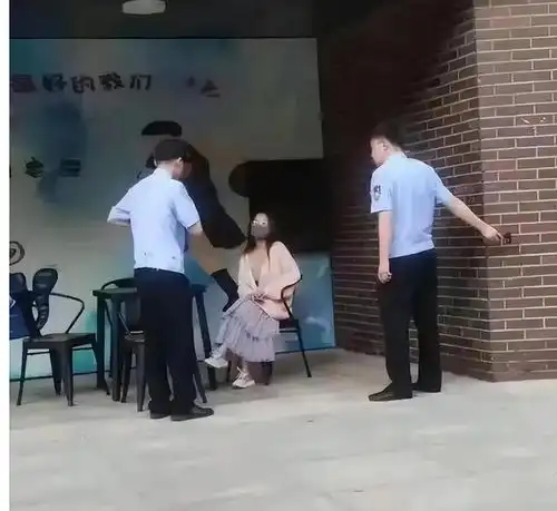 不是猫臭是她臭,天津大学扣饭女生身份被扒出,一细节很奇怪