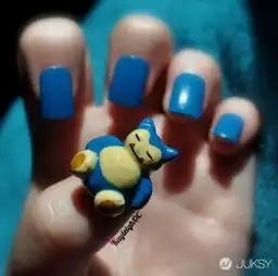指尖搞花样女孩手上不可思议的美甲艺术