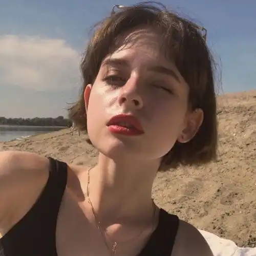 欧美女头一生平安顺遂
