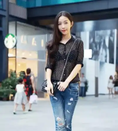 少有人天生美丽,明星也不例外,惊艳的芳华钟楚曦被曝生图