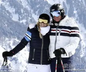 伍兹前妻与亿万富翁滑雪全程拥吻疑似复合图