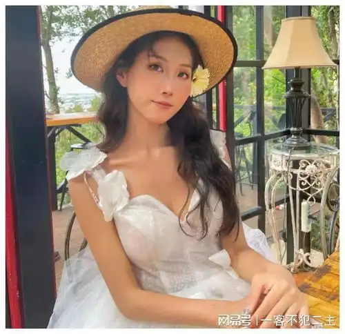 美女网红怀孕婚前男友和多人暧昧,为孩子原谅在乌克兰举行婚礼
