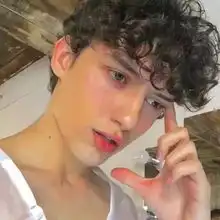 男生头像男生会嫌弃女生太粘人吗