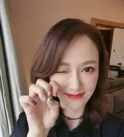 陈乔恩在墨尔本的冬季暖阳下依着壁炉品美食,与袋鼠相伴美如少女