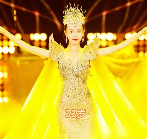 明星荣获金鹰女神的年龄,唐嫣33岁,赵丽颖27岁,而她才仅19岁