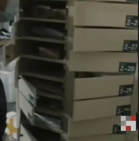 承包整个快递柜杭州女子双十一取快递惊呆保安,网友这都买了啥发布者回应