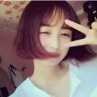 可爱妹纸舞蹈模仿,你们能看出来她是哪国人吗