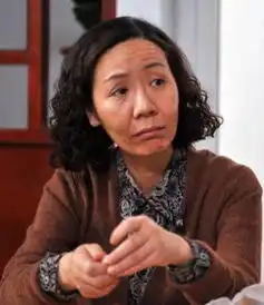 天生喜剧人,女版黄渤演技派低调嫁德国大亨,退隐成酒庄老板娘