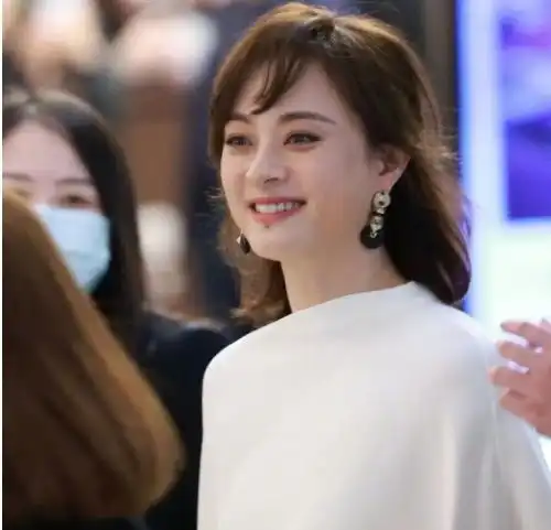 长发超美,为何这些女明星却坚持留狗啃式短发看完她们就知道了