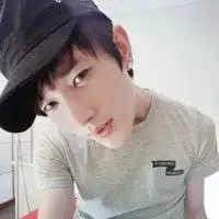 戴帽子戴眼镜男生头像微信头像图片大全