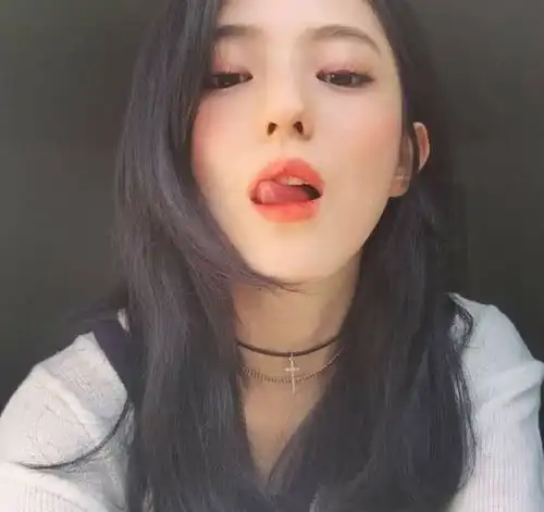 女生脸上这3个部位凸起,颜值不比校花差,日后必定是女神