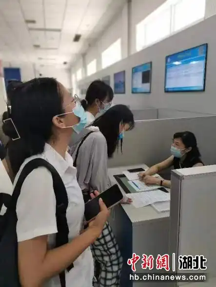 中新网湖北才聚荆楚智汇襄阳女大学生专场招聘会成功举办