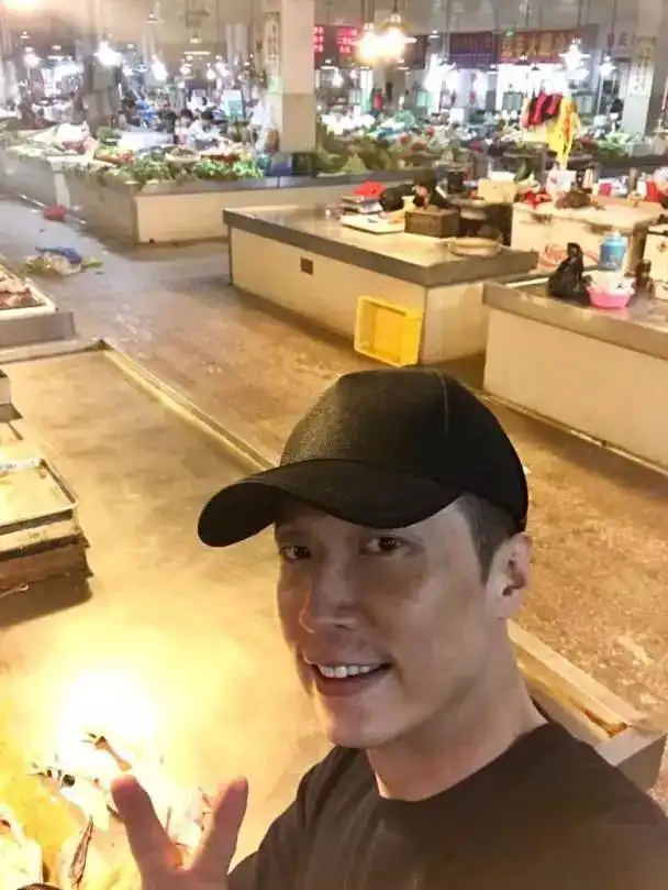 tvb撬墙脚专业户,曾患抑郁症长达8年,如今回巢再做皇帝