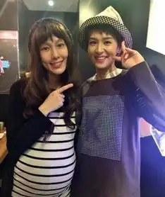 杨幂发际线像半秃女星也有发量困扰
