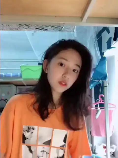 听说摇头女孩很火我来试试