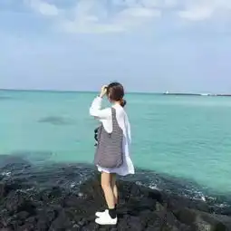 美女头像背影图片气质性感喜欢的东西那么贵不努力怎么行