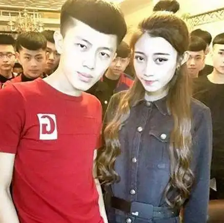 牌牌琦怎么火的