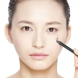打破大红唇与烟熏眼定律这个派对季我们来画个5分钟就能出门的妆